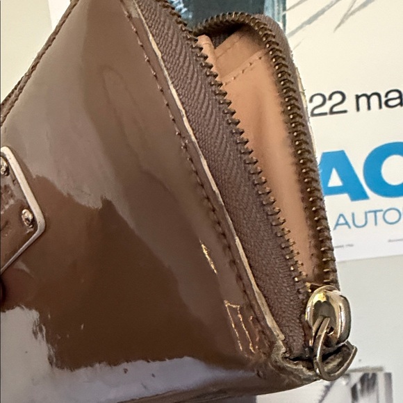kate spade brown patent leather wallet - Picture 4 of 6
